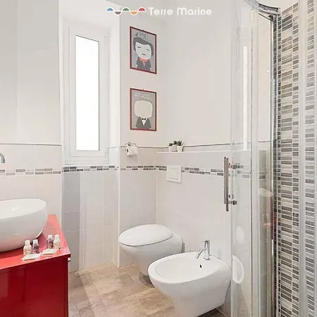 Graffiti House, Terre Marine *